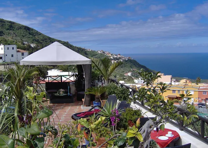 Mit Kleiner Innenhof-terrasse Im Mediterranen Stil Daire