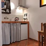 Apartamento Mit Kleiner Innenhof-terrasse Im Mediterranen Stil *