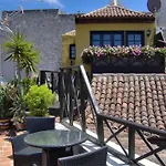 Mit Kleiner Innenhof-terrasse Im Mediterranen Stil Apartamento *